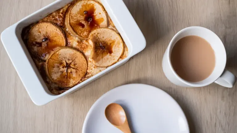 Apfel-Hafer-Auflauf: Warmes Frühstück zum Wochenstart