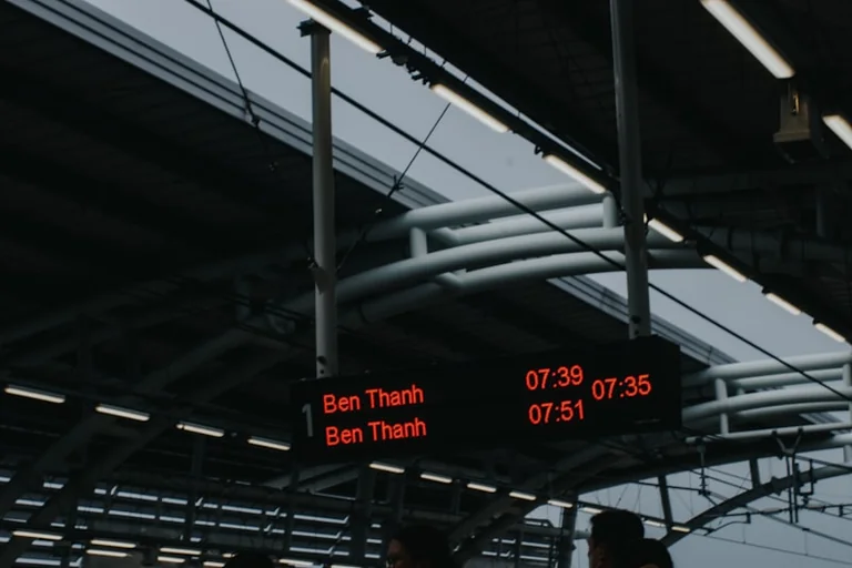 Bahnverkehr am Freitag: Zugstatus vor Abfahrt prüfen
