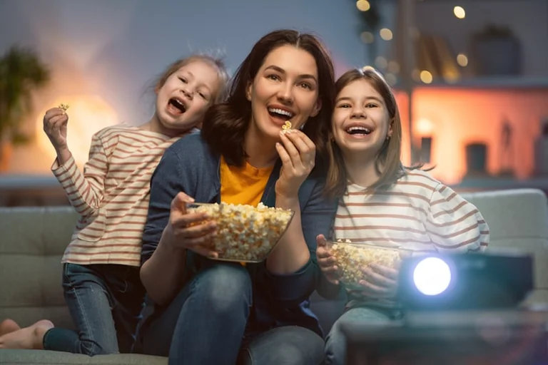 Batnight 2026: So beobachten Familien Fledermäuse sicher