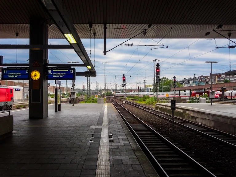 DB am 18. August: Verbindung vor der Abfahrt neu prüfen