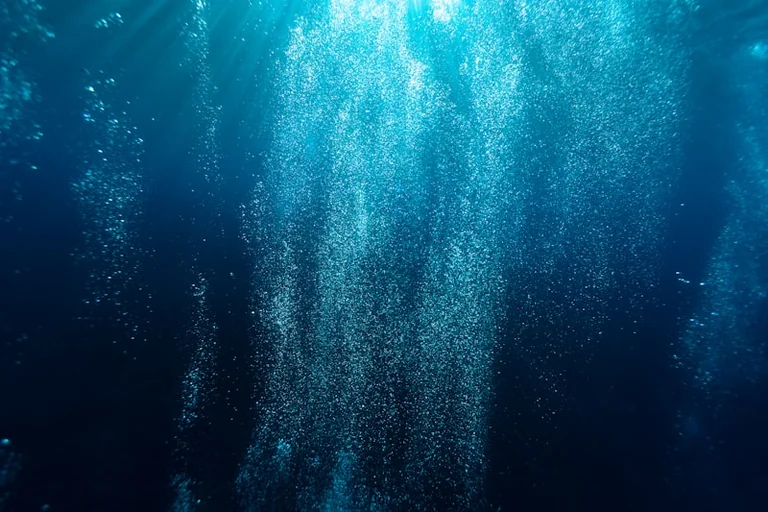 Warum Wasser im Traum so viele Gefühle spiegeln kann