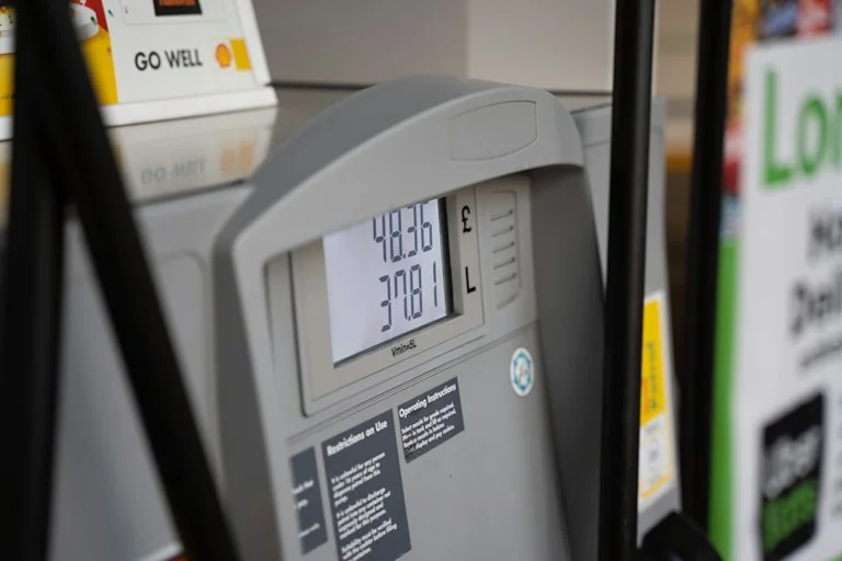 Spritpreise 2026: Warum Diesel und Benzin heute schwanken