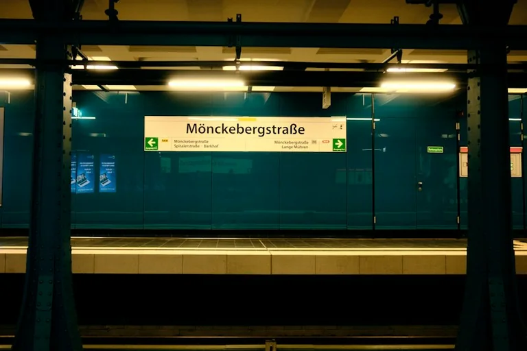 Von einem Zug träumen: Was Aufbruch, Zeitdruck und Wege bedeuten