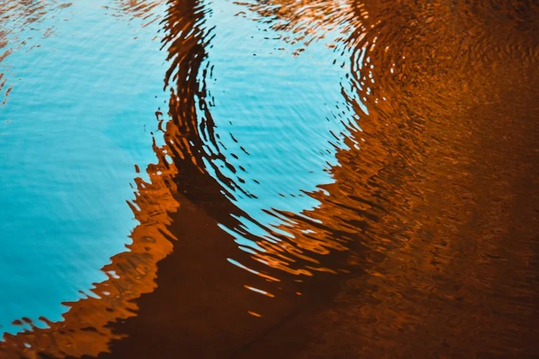 Wasser im Traum: Ort, Bewegung und Gefühl deuten