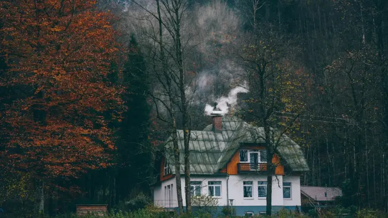 Heizkosten im Herbst: Gas, Fernwärme und Wärmepumpe vergleichen
